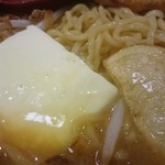Memba Tado Koro Shouten - 麺場田所商店 牛久_トッピングのバターとカットじゃがいも