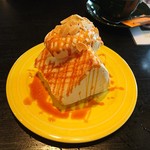 SUNDAY'S BAKE RIVER GARDEN - エンゼルフードケーキ バニラキャラメル（500円）