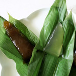 紫野和久傳 - 左が西湖でございます