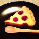 ヤノケーキテン モク - ラズベリーとカスタードのケーキ