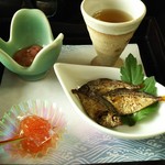 Seiryuu - 塩辛、トマトゼリーよせ、小魚甘露煮
