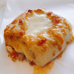 とろーりチーズパン　\250