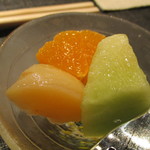 ひらまつ - 走り過ぎ？は妻故郷蒲郡の温室みかん(@_@)と旬は渥美メロン、名残り白桃のコンポート