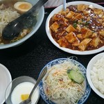 香満園 - 麻婆豆腐定食。すごいボリュームでした。