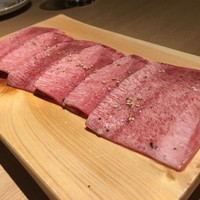 和牛焼肉じろうや 介 wagyu&sake 名古屋駅前本店 - 、“白タン”