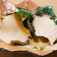 うを徳 - 2017.8 伊勢マダカアワビ、マダカアワビの肝、千葉大原クロアワビ、明石の鯛ふりかけ入りだし巻き卵