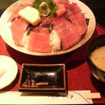Motsunabe Raku - メガマグロ丼