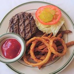 Wolfgang's Steakhouse by Wolfgang Zwiener - 1/2ポンドハンバーガー