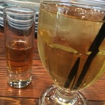 Detza - そしてカモミールティにシロップ