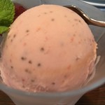 Detza - 自家栽培のイチゴつぶつぶ食感たまらない