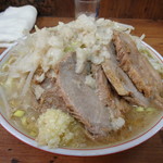 ラーメン二郎 - ブタ薄くないですか