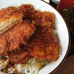 頓珍館 - ソースカツ丼（L）。肉は薄目だか衣と甘めのオリジナルソースが美味い！