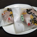 三恵堂 - どら焼(栗と餅)