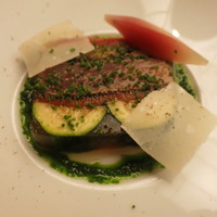 マダム・トキ - マグロ中トロのグリエと南仏野菜のテリーヌ　みょうがのピクルスを添えて　ズッキーニ　夏茄子　パプリカ