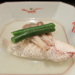 紀文寿司 - 2品め：鯛煮つけ