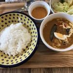 Gyarari Kafe Beniya - チキン野菜カレー