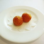 タテル ヨシノ ビズ  - グジェール