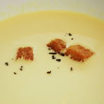 タテル ヨシノ ビズ  - トウモロコシの冷製ポタージュスープ