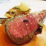 仔羊背肉のロティ 野菜のバイヤルディー添え