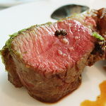 タテル ヨシノ ビズ  - 仔羊背肉のロティ 野菜のバイヤルディー添え