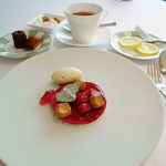 タテル ヨシノ ビズ  - ピーチ・メルバ