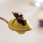 HAGI - 有精卵液体窒素アイス、黒トリュフ