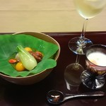 Hyakurakusou - 先付
                        
                        口取り　(撮り忘れ)　養老豆腐　
                        　　　　夏野菜のカクテル　白芋茎酒盗和え