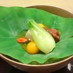 Hyakurakusou - 先付　芋の葉盛り
                        　芋　蛸　南瓜　クコの実　美味出汁ジュレ