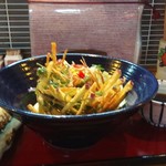 うどん工房悠々 - ちくわ天、サラダかき揚げぶっかけうどん