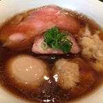 特製醤油拉麺　＠1,100円（税込）