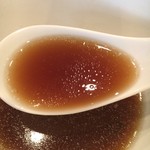 奥深くて何層にも旨みを感じる芳醇な味わいの「スープ」です。