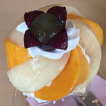 アオイ農園　ぶどうの木 - 宮崎マンゴーと桃のパフェ