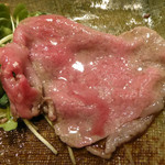 シャカ - 薄切りステーキのアップ