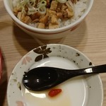 赤みそ家 - ミニチャーシュー飯、ミニ杏仁豆腐 276円