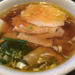 料理工房 萬福飯店 - 川崎ラーメン 透き通ったスープ