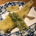 あぶりや食堂 - 穴子の天麩羅。小ぶりで旨味の強いものを選択しているようです。