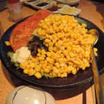 焼肉問屋 牛蔵 - トマトコーンサラダ