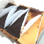 大人のおやつ ANCO - スティックタルト左から チョコレート 180yen、桃 200yen、チーズケーキ 150yen