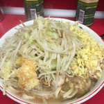 ラーメン二郎 - ラーメン（ニンニク、ショウガ）730円