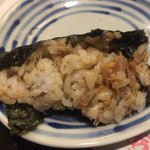 じゅにあ - 匠おにぎりは ツナ・とびっ子・なめ茸 ３つの具が入っててこれが旨いんです。