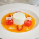 Rire Ginza - 杏仁プリンとメロンのスープ　夏の果実