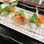 マンゴーと生ハムのサラダ