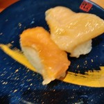 活魚寿司 - 黒ミル貝（１００円）