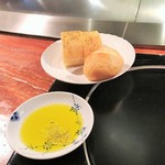 あざみ野うかい亭 - パンとオリーブオイル