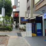 Muthu's Curry - 2017.08 リトルインディア駅とファラーパーク駅のちょうど中間あたり