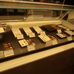 ユーゴ・アンド・ヴィクトール - 