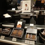 ユーゴ・アンド・ヴィクトール - 