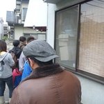 麺家 一鶴 - 最終日の行列！