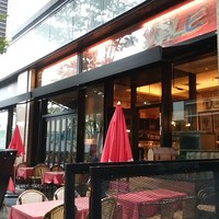 BISTRO DOUBLE - 赤いファザード