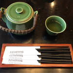 なまずや - お箸は割り箸でなく、リユースタイプです。